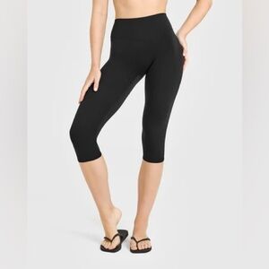 Oner Active Soft Motion High Waisted Capri Leggings